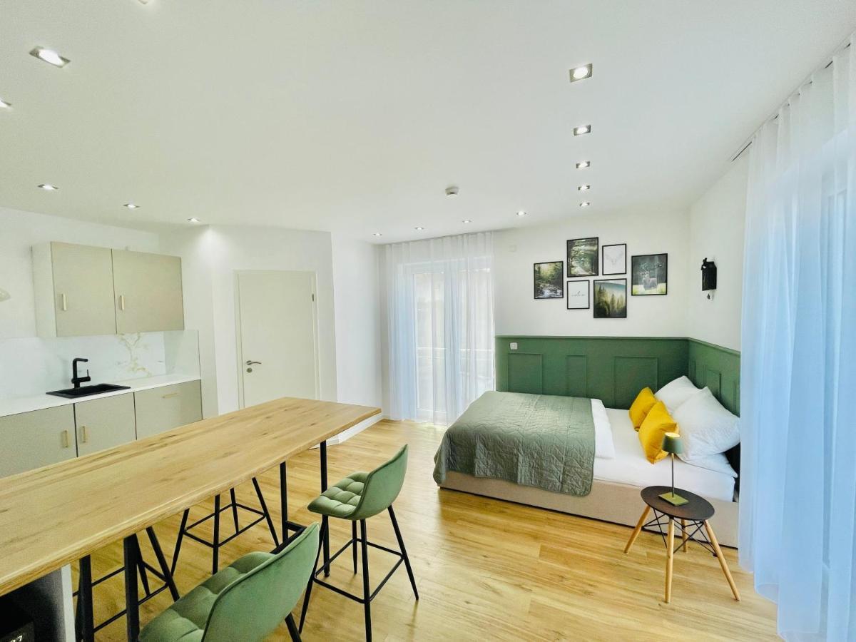 Stay: zentrales Schwarzwald Apartment für 1-2 mit Küche und Freisitz Nagold Exterior foto